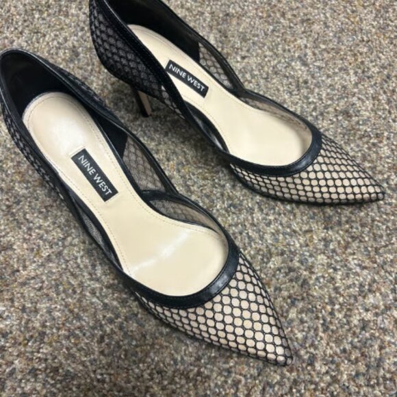 Heels - Picture 4 of 4